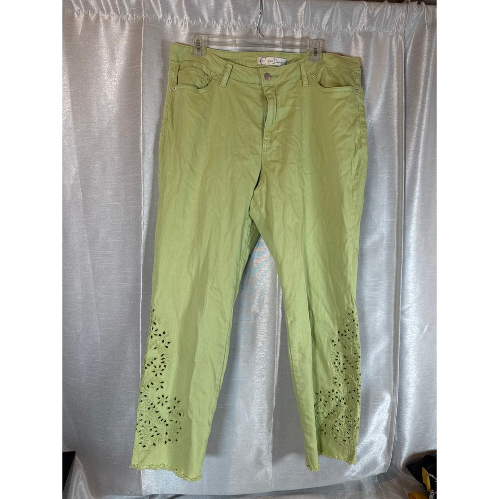 C Denim Est.‎ 1946 Curvy Jeans Size 14 Green Floral Cutout Raw Hem